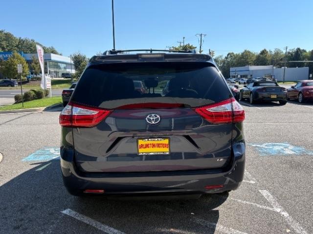 Toyota Sienna LE FWD 8-Passenger (Natl) 2019