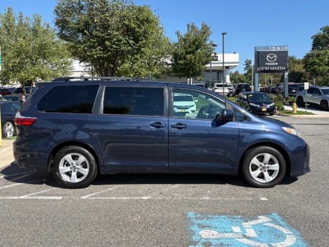 Toyota Sienna LE FWD 8-Passenger (Natl) 2019