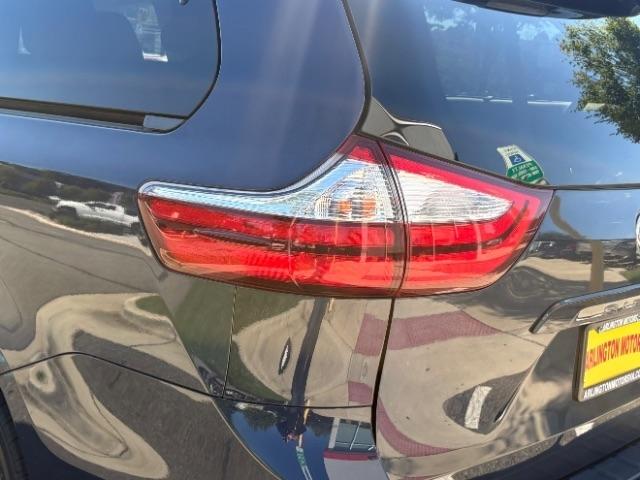 Toyota Sienna LE FWD 8-Passenger (Natl) 2019
