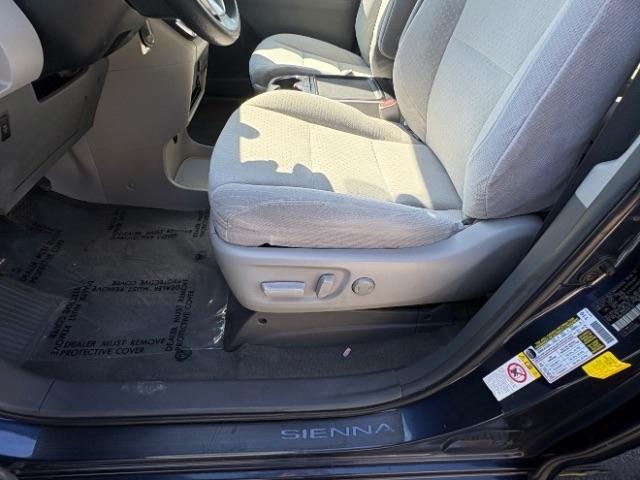 Toyota Sienna LE FWD 8-Passenger (Natl) 2019