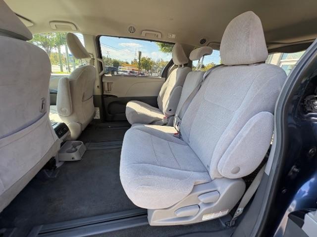 Toyota Sienna LE FWD 8-Passenger (Natl) 2019