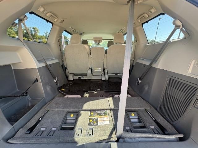 Toyota Sienna LE FWD 8-Passenger (Natl) 2019