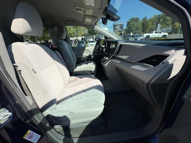 Toyota Sienna LE FWD 8-Passenger (Natl) 2019