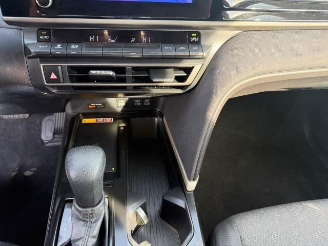 Toyota Camry XLE (Natl) 2025
