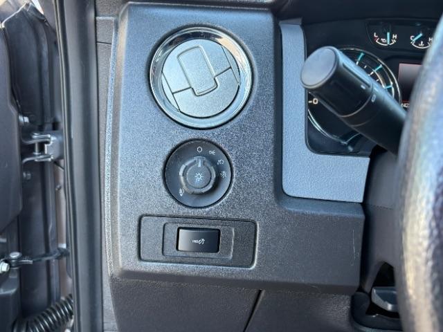 Ford F-150 2WD SuperCrew 145" Platinum 2011