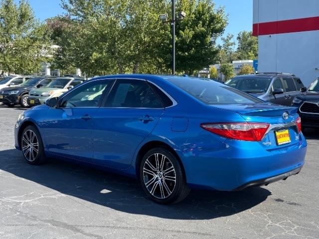 Toyota Camry 4dr Sdn I4 Auto SE w/Special Edition Pkg (Natl) 2016
