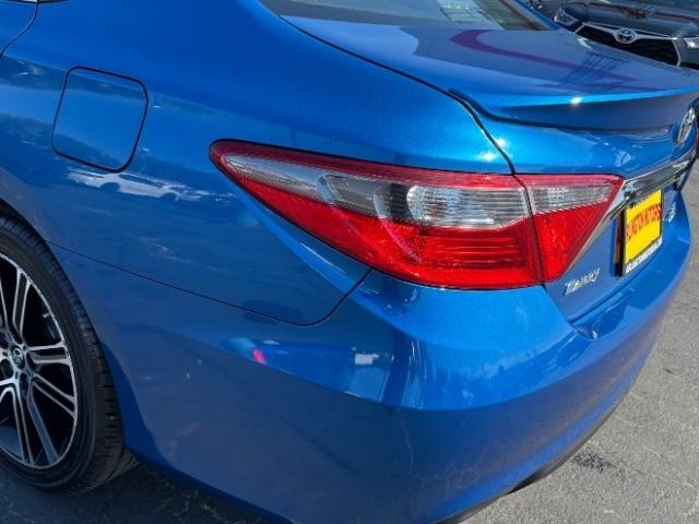 Toyota Camry 4dr Sdn I4 Auto SE w/Special Edition Pkg (Natl) 2016