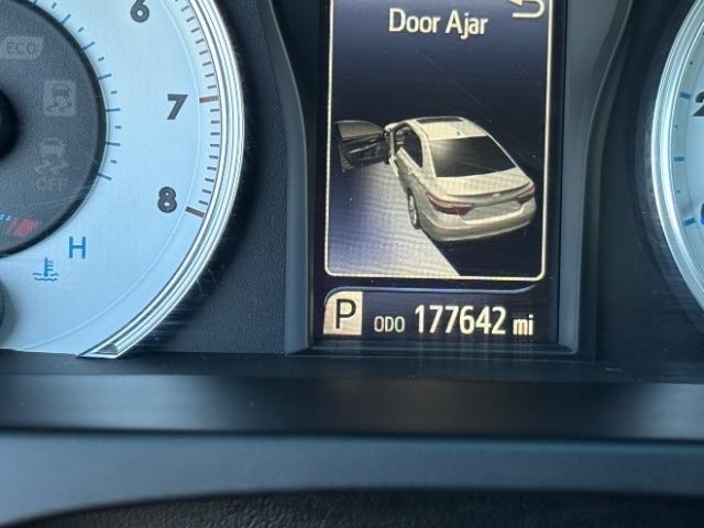 Toyota Camry 4dr Sdn I4 Auto SE w/Special Edition Pkg (Natl) 2016