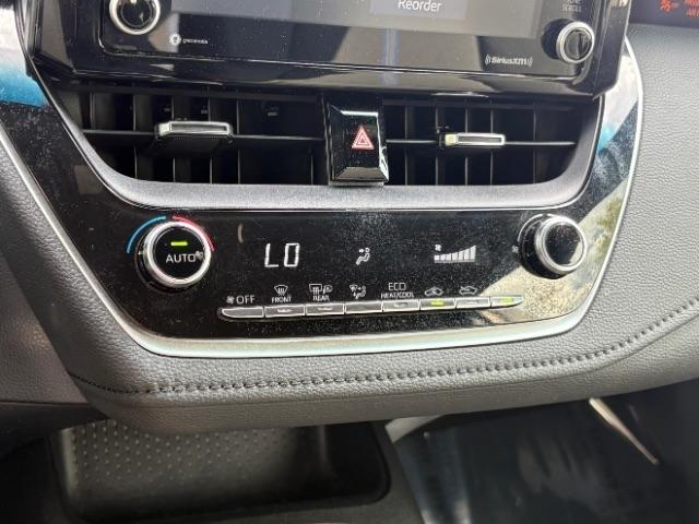 Toyota Corolla SE Nightshade CVT (Natl) 2022