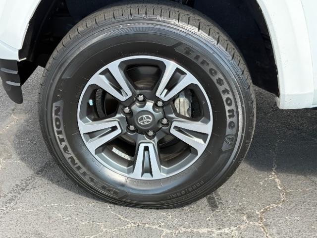 Toyota Tacoma 2WD TRD Off Road Double Cab 5' Bed V6 AT (Natl) 2019