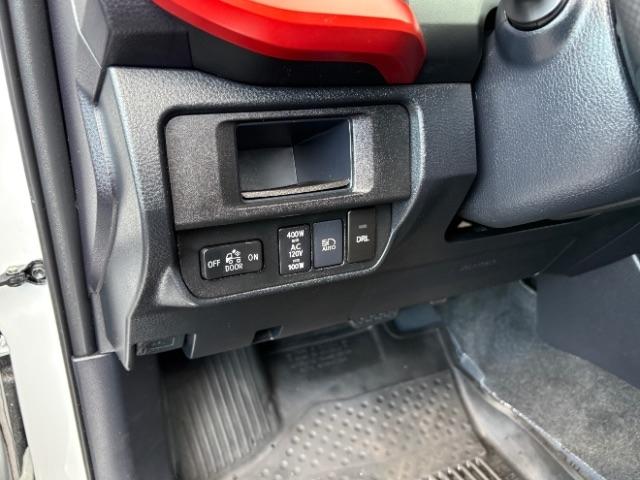 Toyota Tacoma 2WD TRD Off Road Double Cab 5' Bed V6 AT (Natl) 2019