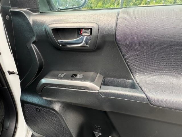 Toyota Tacoma 2WD TRD Off Road Double Cab 5' Bed V6 AT (Natl) 2019
