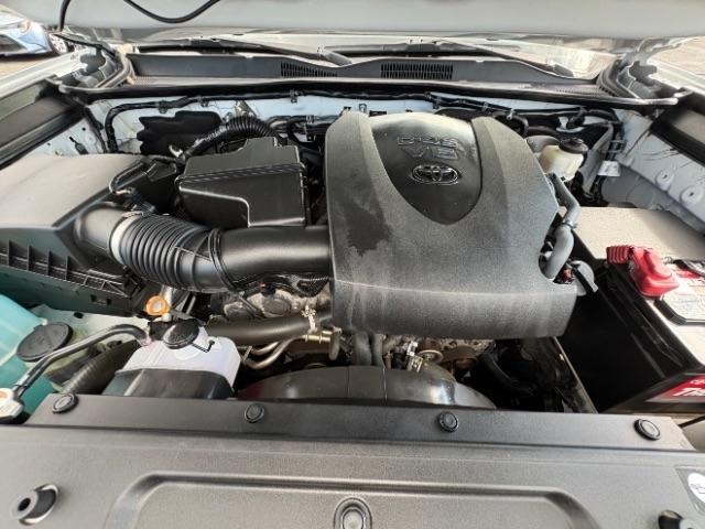 Toyota Tacoma 2WD TRD Off Road Double Cab 5' Bed V6 AT (Natl) 2019