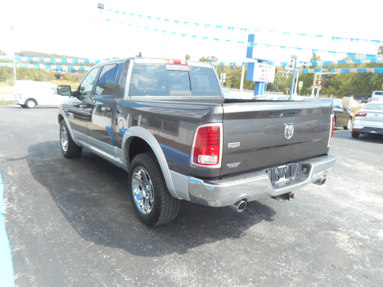 RAM 1500 2WD Crew Cab 140.5" Laramie 2014 RAM 1500 2WD Crew Cab 140.5" Laramie 2014