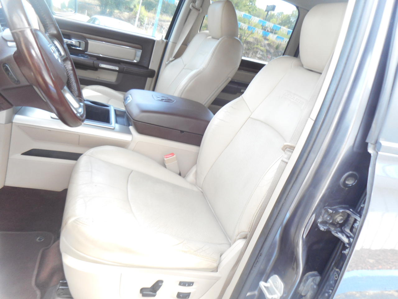 RAM 1500 2WD Crew Cab 140.5" Laramie 2014 RAM 1500 2WD Crew Cab 140.5" Laramie 2014