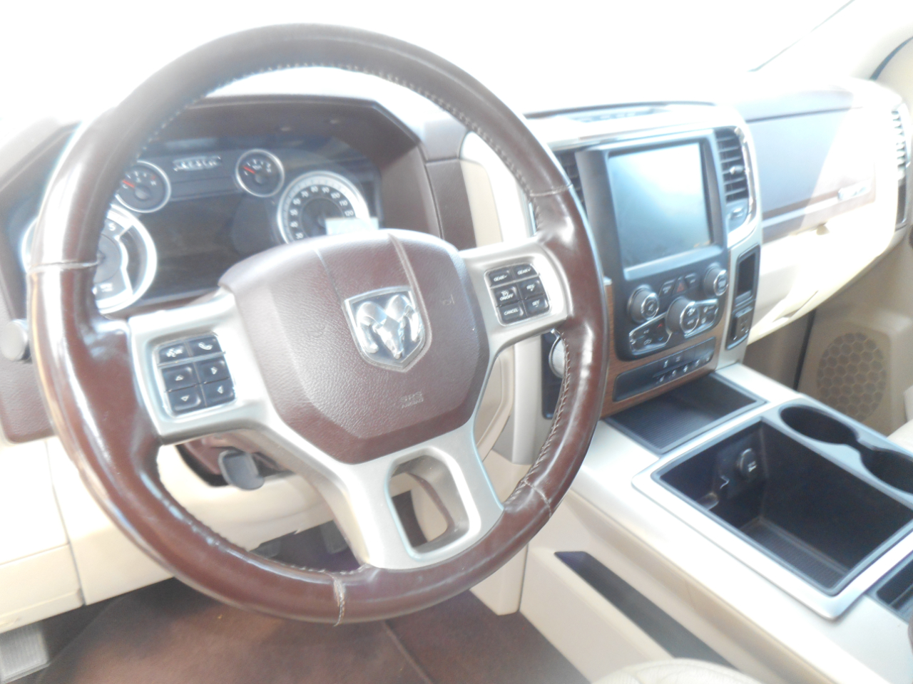 RAM 1500 2WD Crew Cab 140.5" Laramie 2014 RAM 1500 2WD Crew Cab 140.5" Laramie 2014