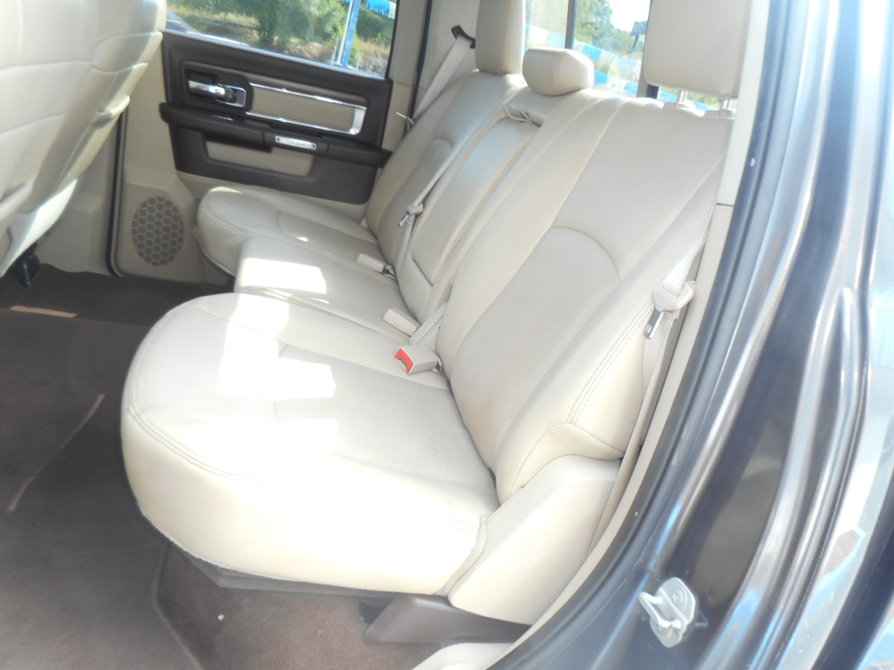 RAM 1500 2WD Crew Cab 140.5" Laramie 2014 RAM 1500 2WD Crew Cab 140.5" Laramie 2014