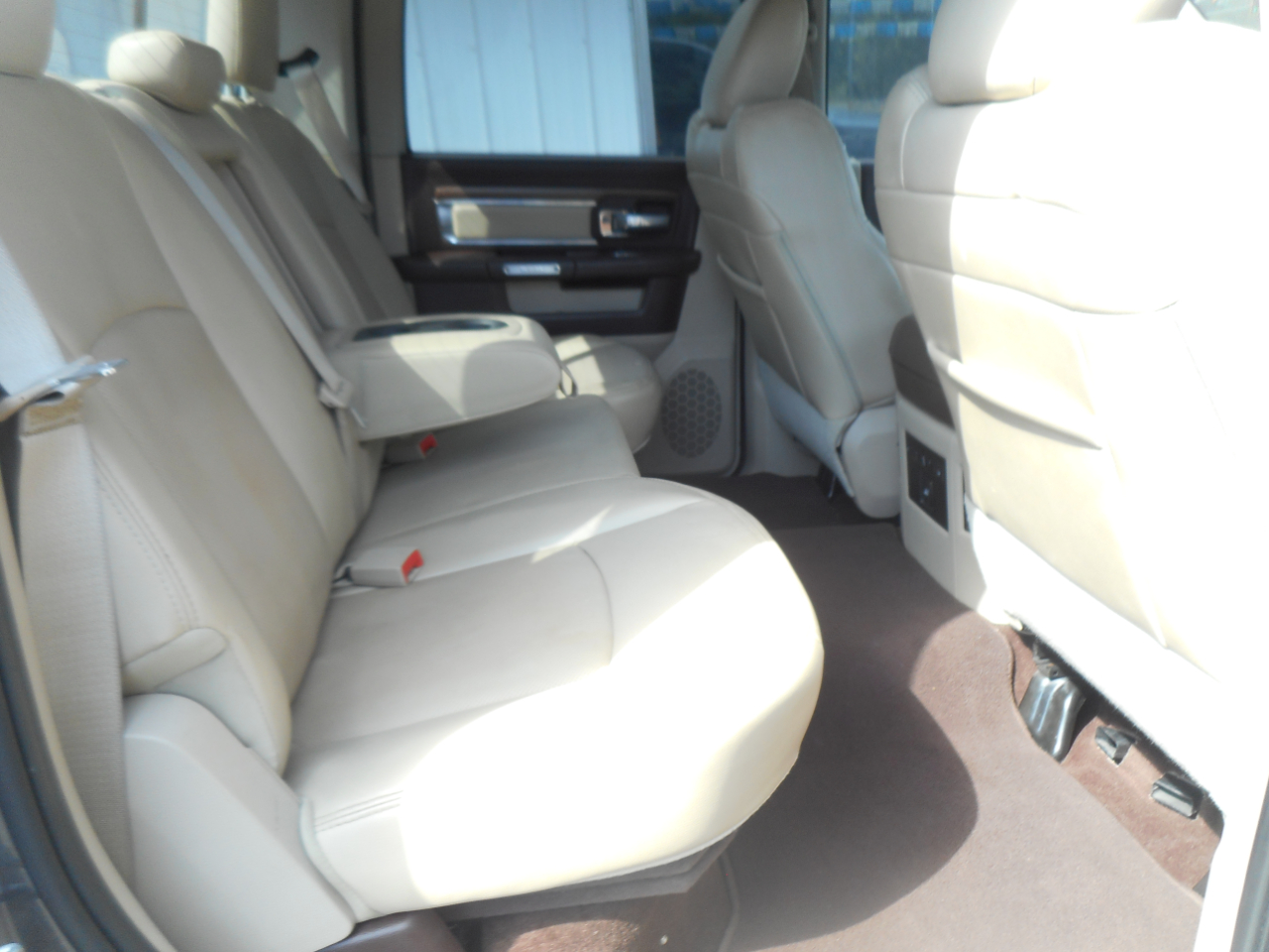 RAM 1500 2WD Crew Cab 140.5" Laramie 2014 RAM 1500 2WD Crew Cab 140.5" Laramie 2014