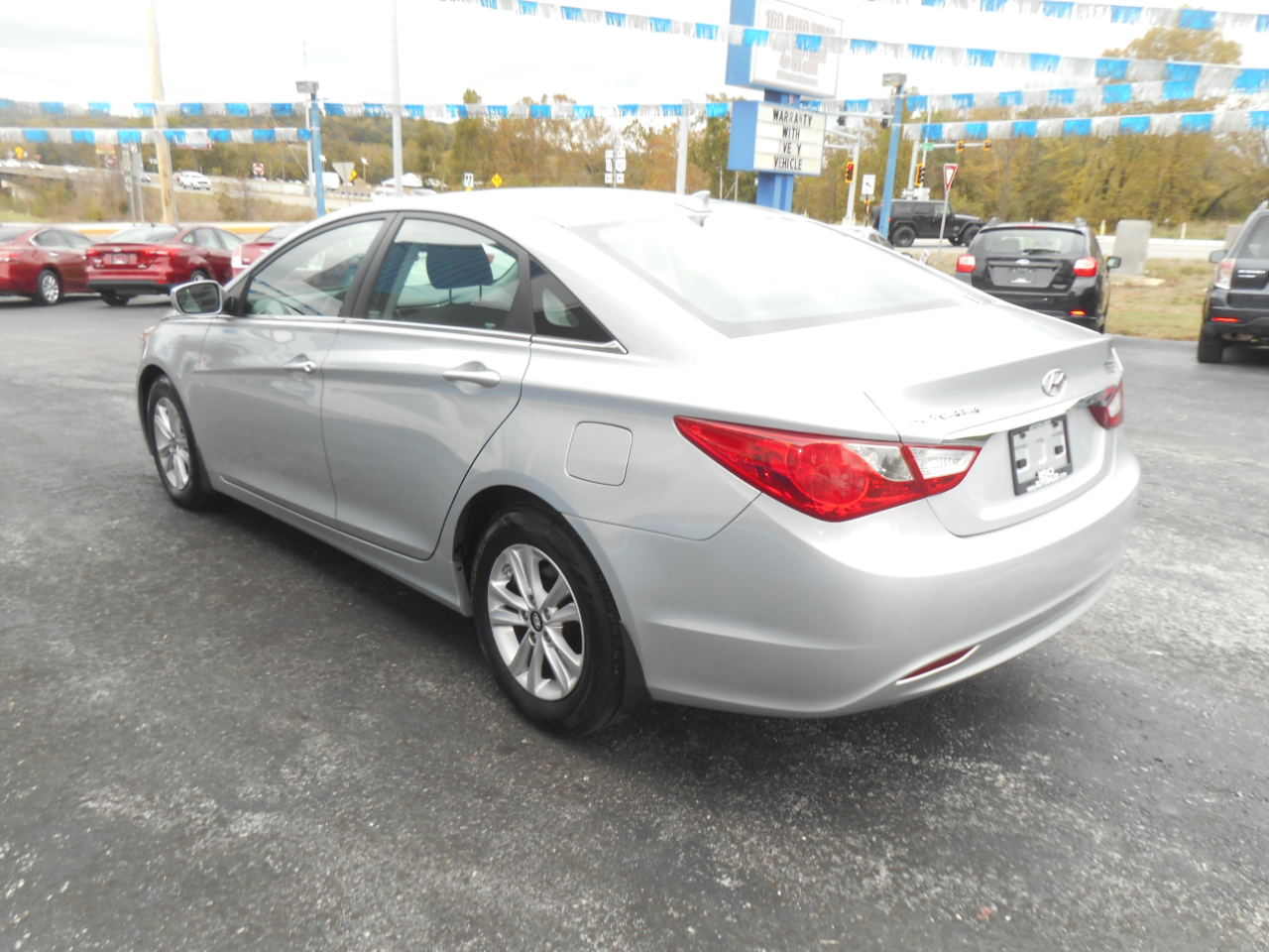 Hyundai Sonata 4dr Sdn 2.4L Auto GLS 2013 Hyundai Sonata 4dr Sdn 2.4L Auto GLS 2013