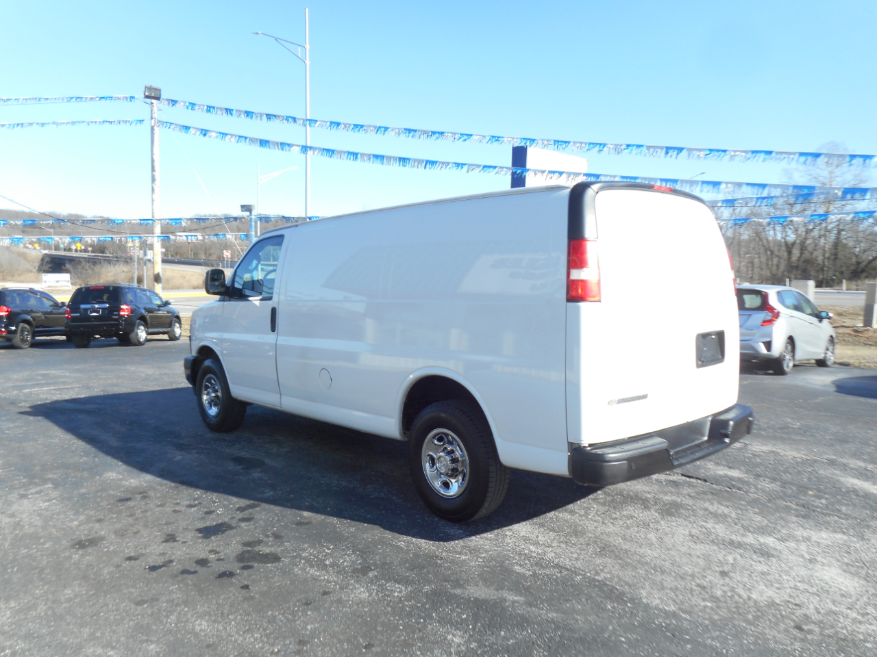 Chevrolet Express Cargo Van RWD 2500 135" 2019