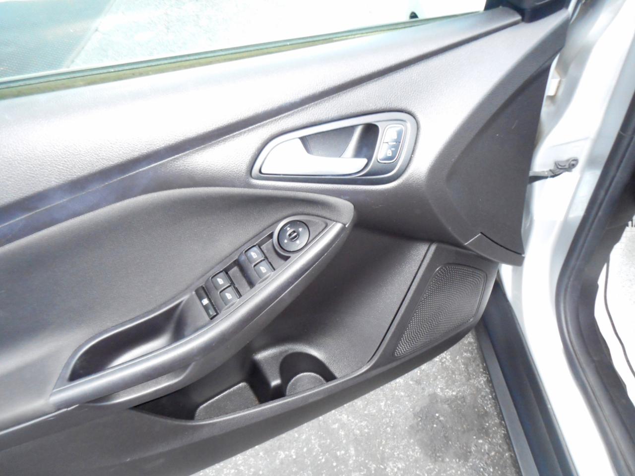 Ford Focus 4dr Sdn SE 2015