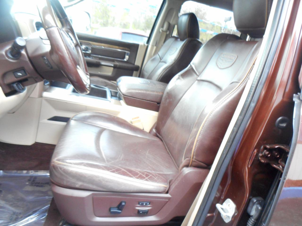 RAM 1500 4WD Crew Cab 140.5" Longhorn 2014