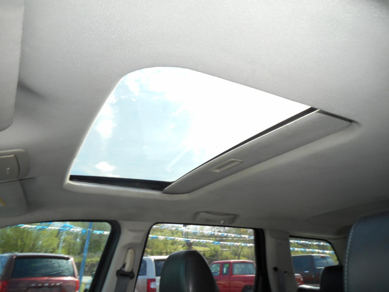 Jeep Grand Cherokee 4WD 4dr SRT8 2010