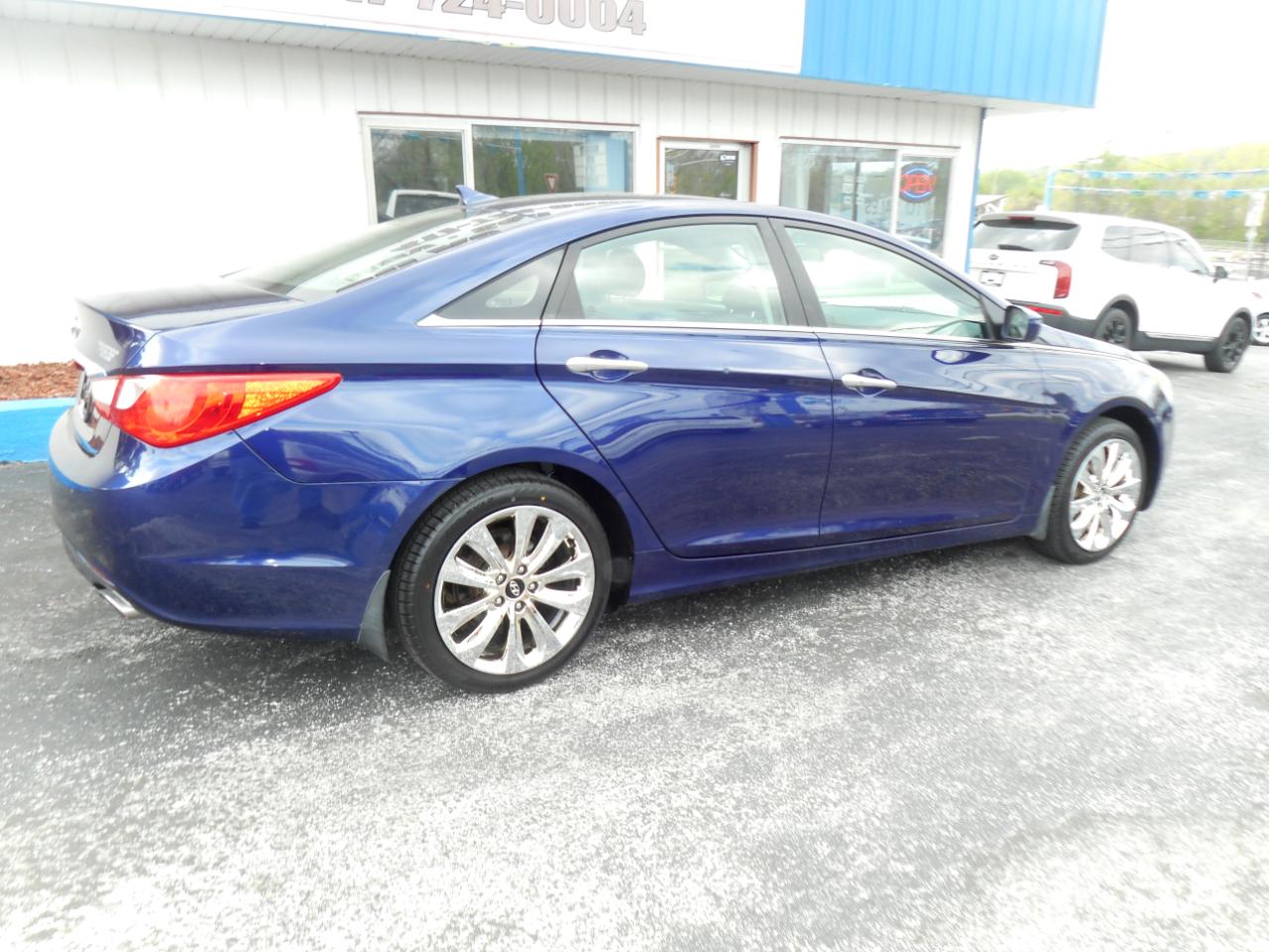 Hyundai Sonata 4dr Sdn 2.4L Auto SE 2011