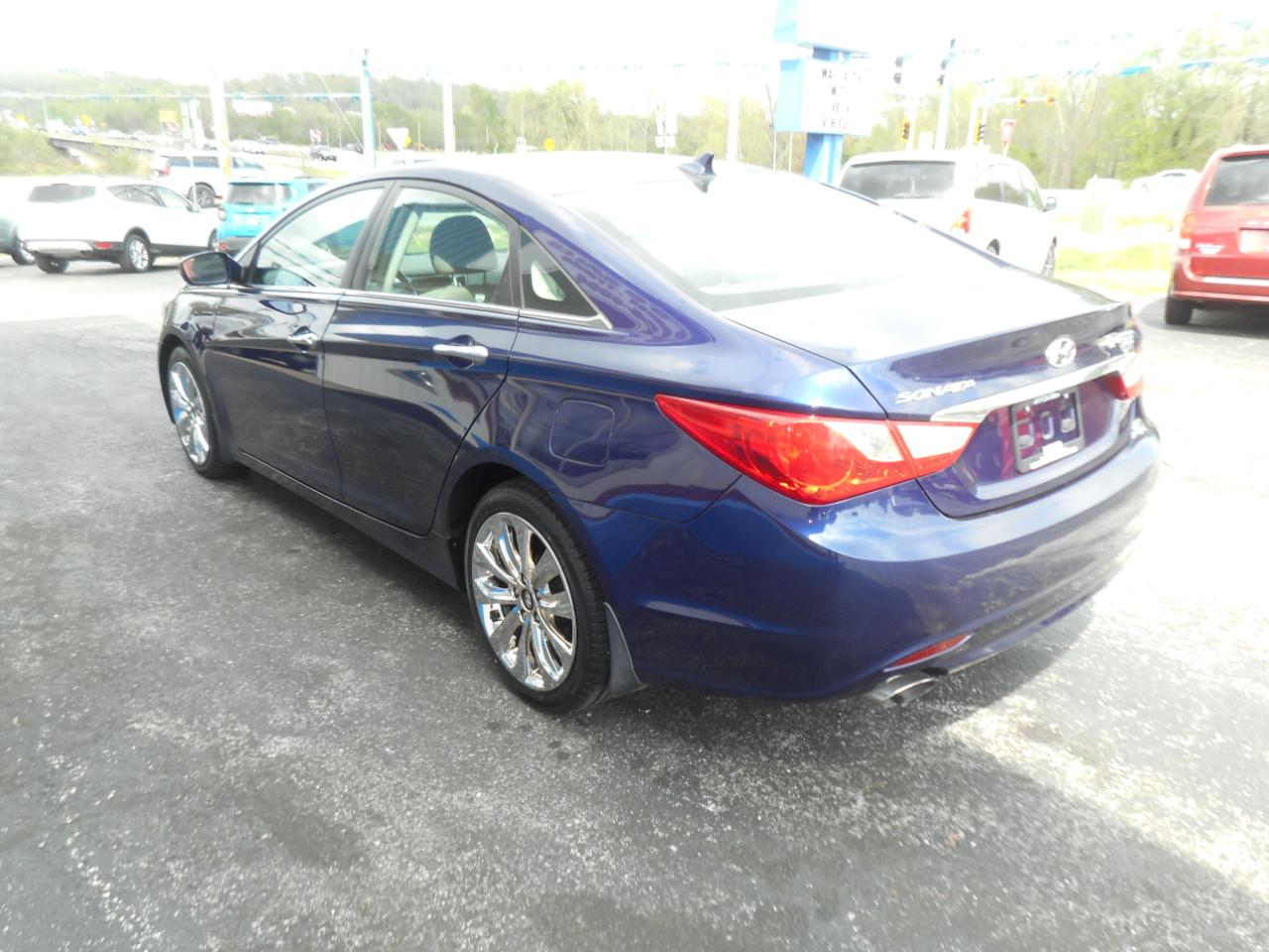 Hyundai Sonata 4dr Sdn 2.4L Auto SE 2011