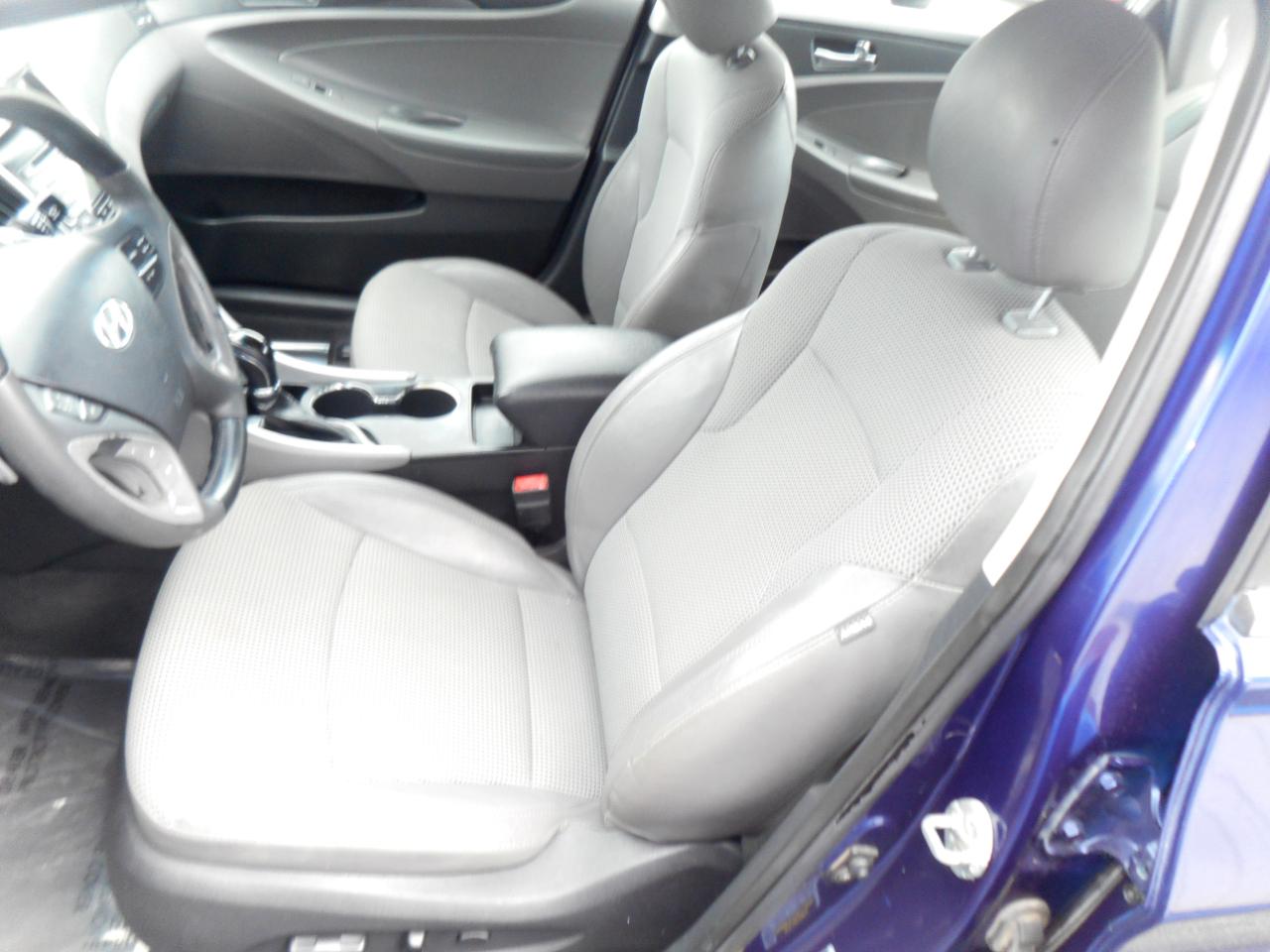 Hyundai Sonata 4dr Sdn 2.4L Auto SE 2011