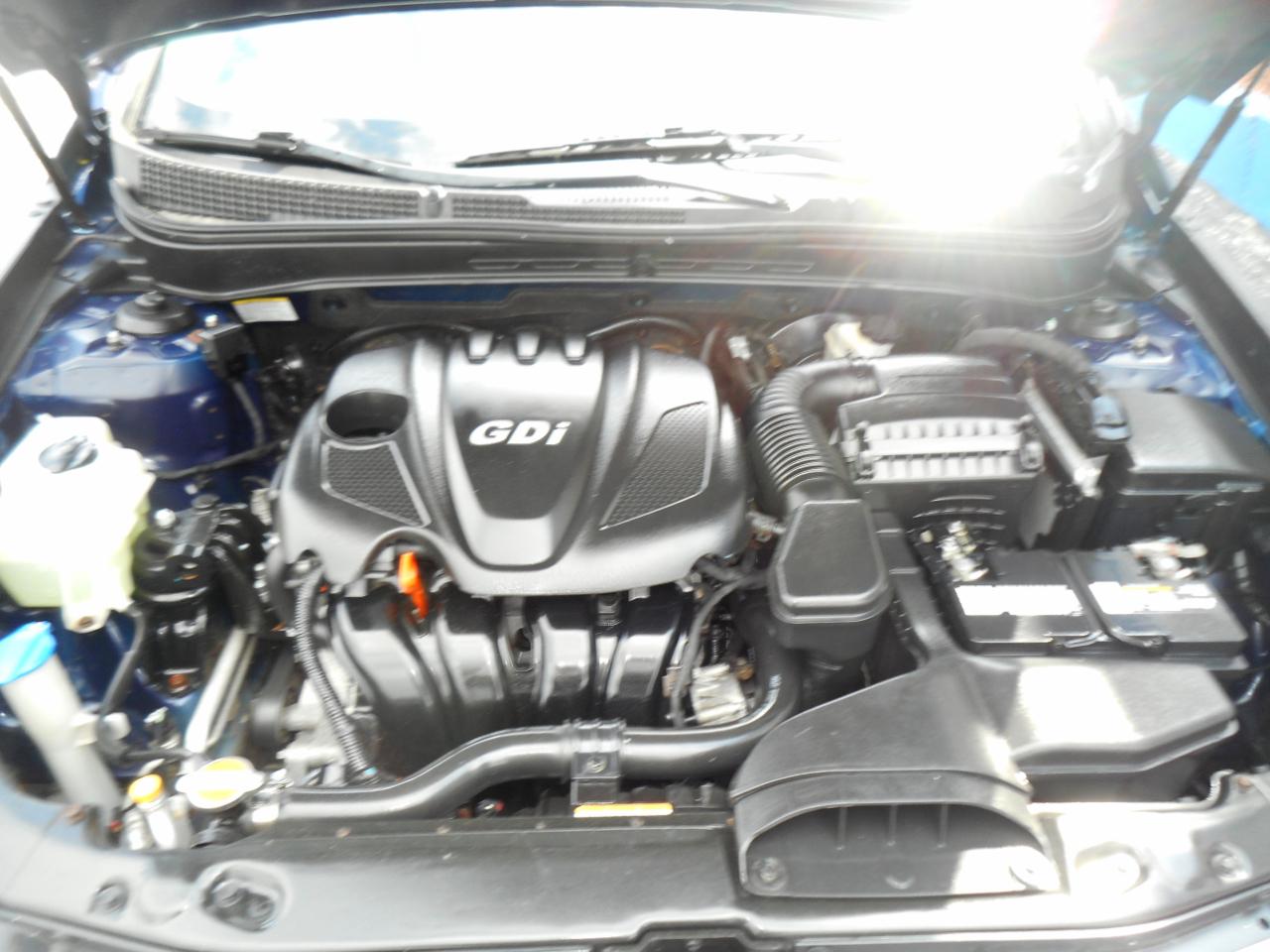 Hyundai Sonata 4dr Sdn 2.4L Auto SE 2011