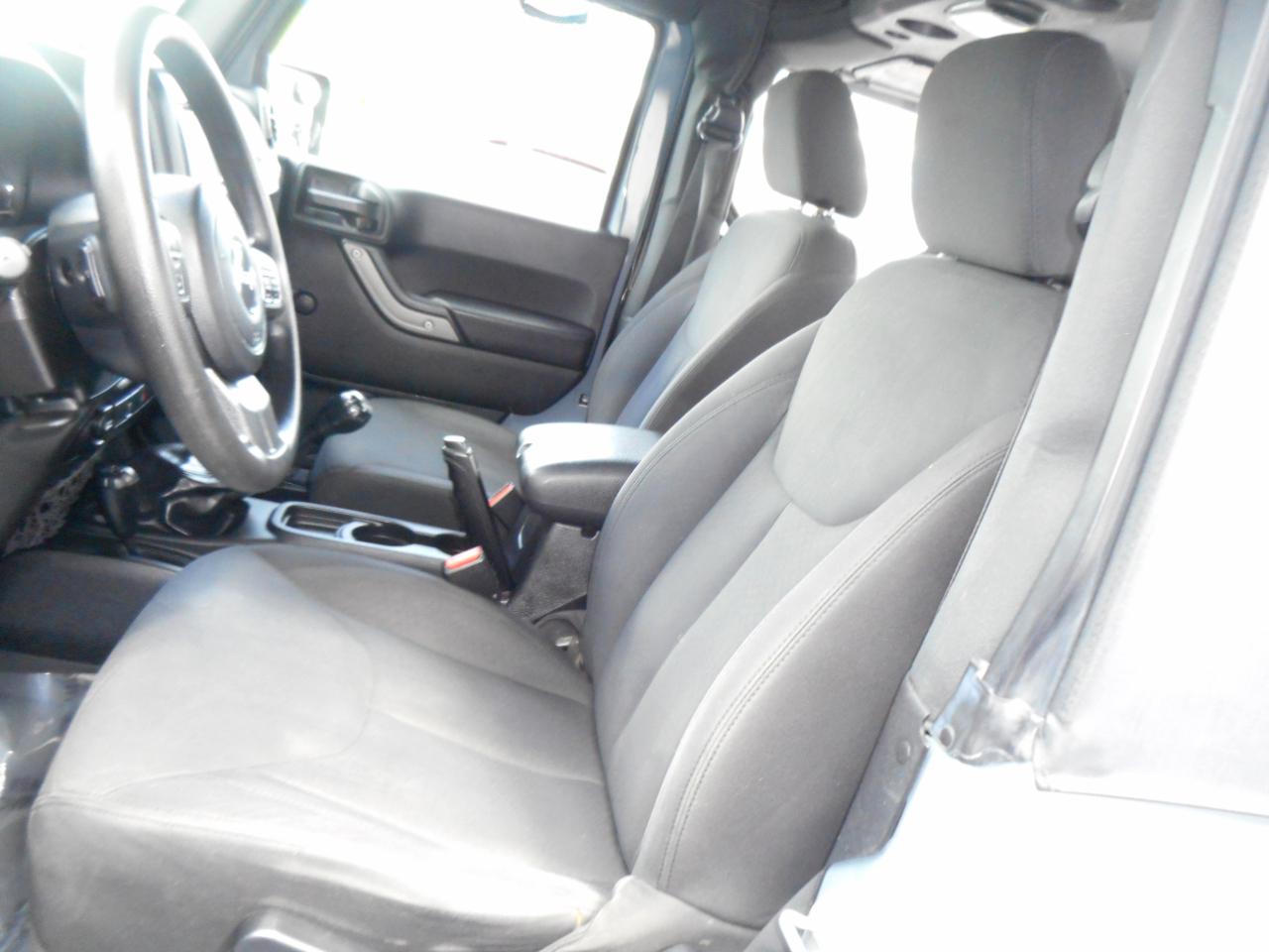 Jeep Wrangler 4WD 2dr Sport 2015