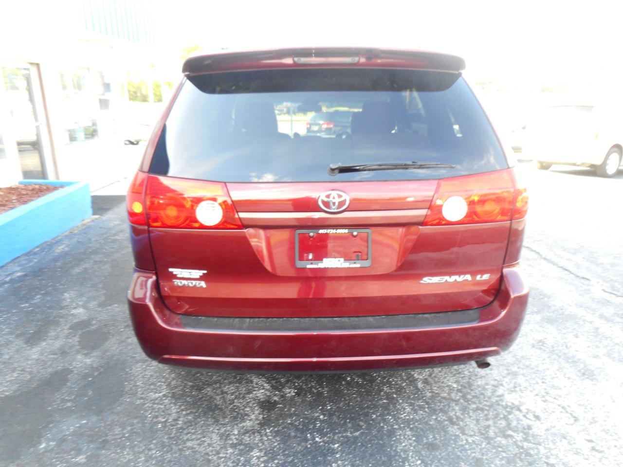 Toyota Sienna 5dr 7-Passenger Van CE FWD (Natl) 2007