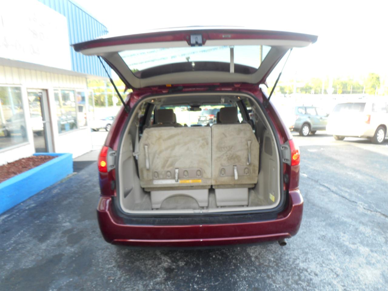 Toyota Sienna 5dr 7-Passenger Van CE FWD (Natl) 2007