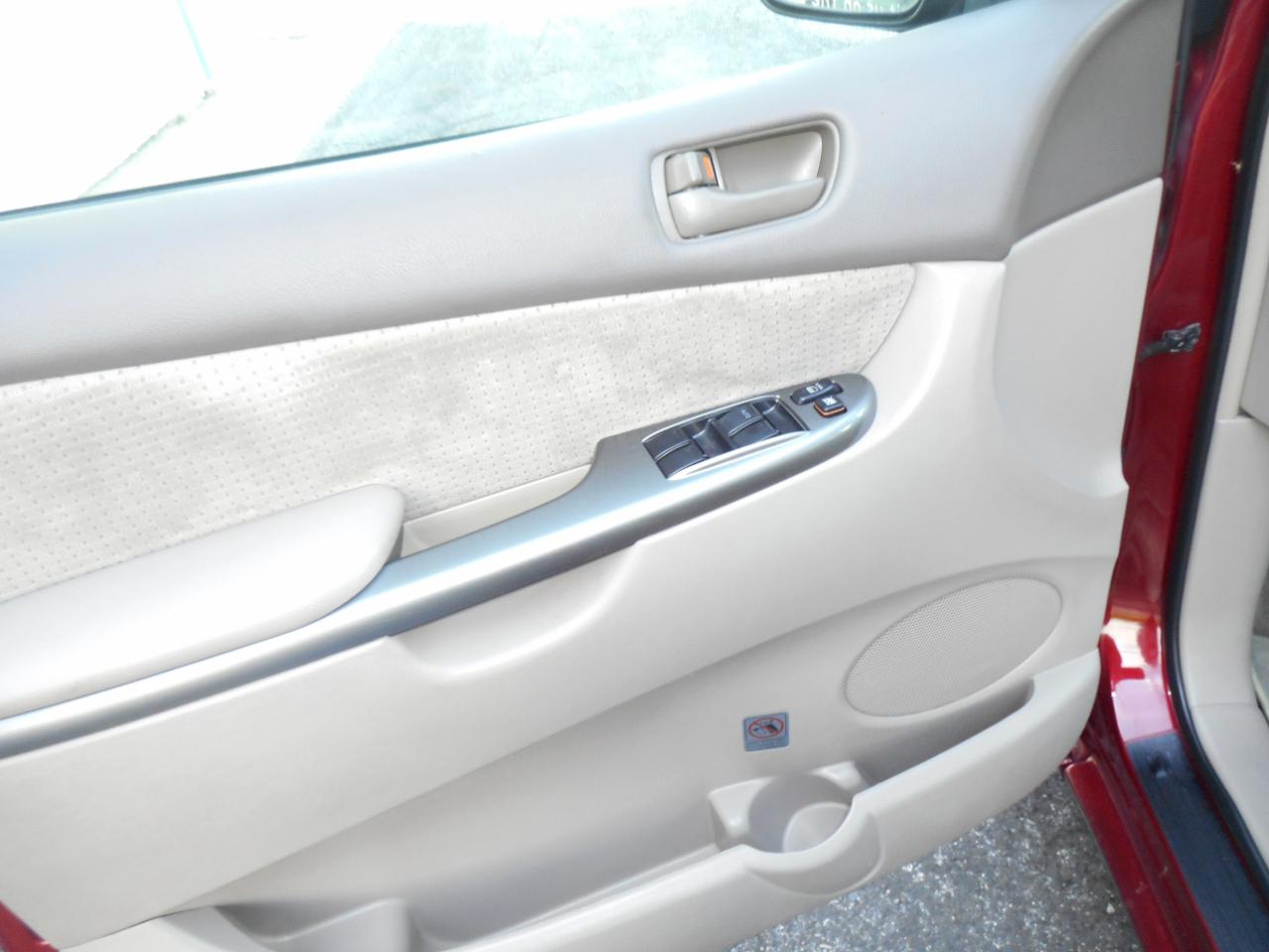 Toyota Sienna 5dr 7-Passenger Van CE FWD (Natl) 2007