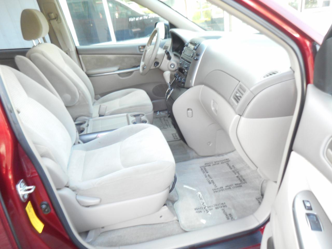 Toyota Sienna 5dr 7-Passenger Van CE FWD (Natl) 2007