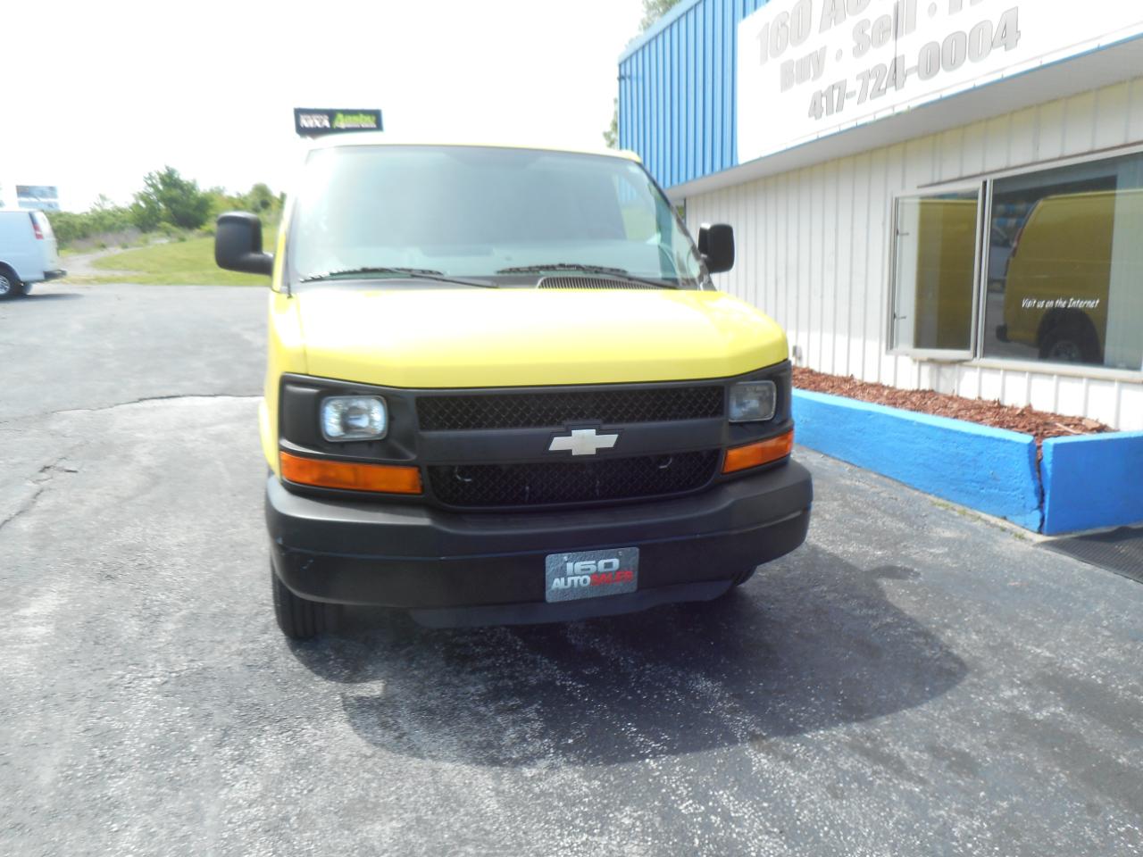 Chevrolet Express Cargo Van RWD 3500 155" 2011