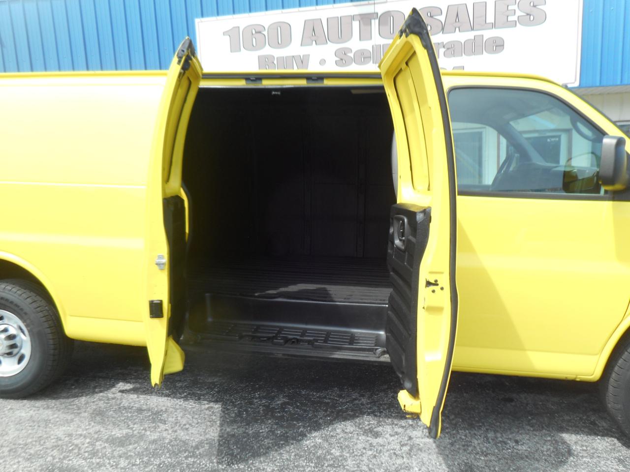 Chevrolet Express Cargo Van RWD 3500 155" 2011
