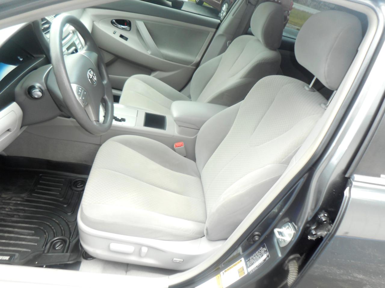 Toyota Camry 4dr Sdn I4 Man LE (Natl) 2008
