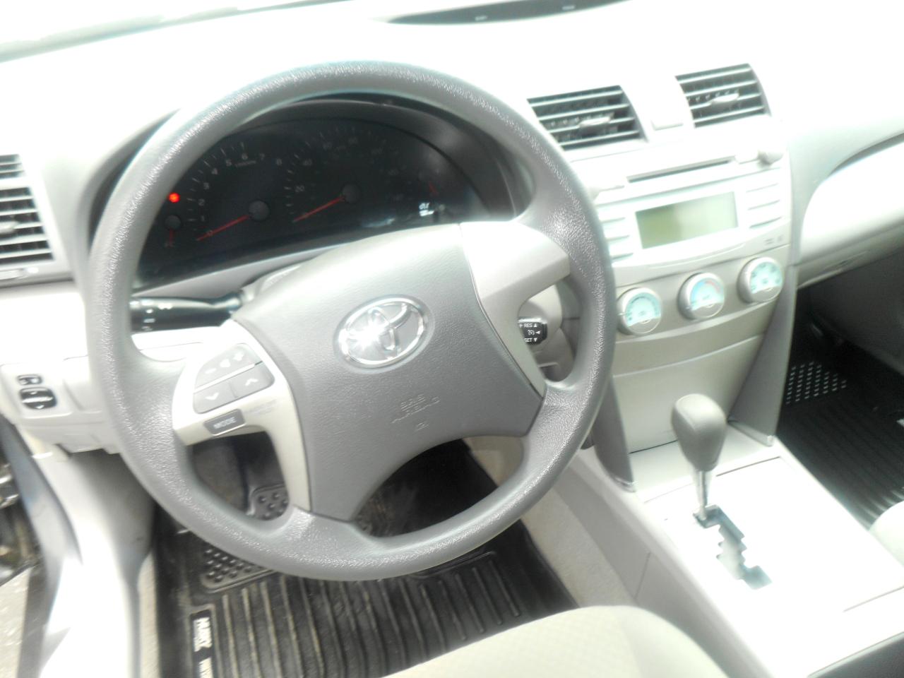 Toyota Camry 4dr Sdn I4 Man LE (Natl) 2008