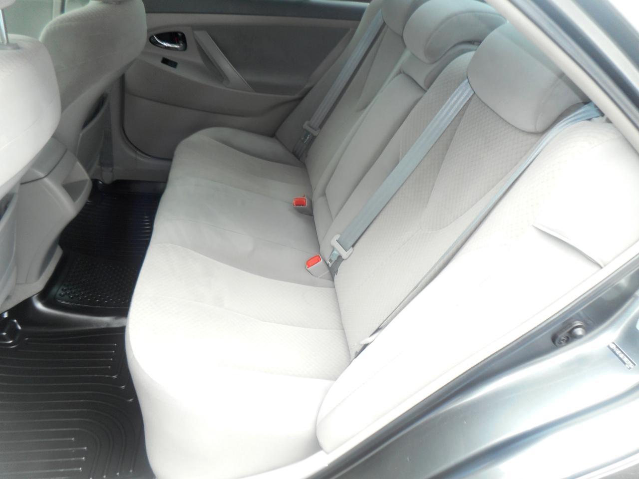 Toyota Camry 4dr Sdn I4 Man LE (Natl) 2008