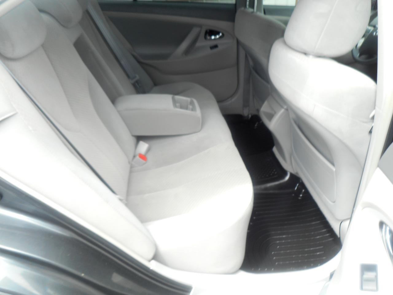 Toyota Camry 4dr Sdn I4 Man LE (Natl) 2008