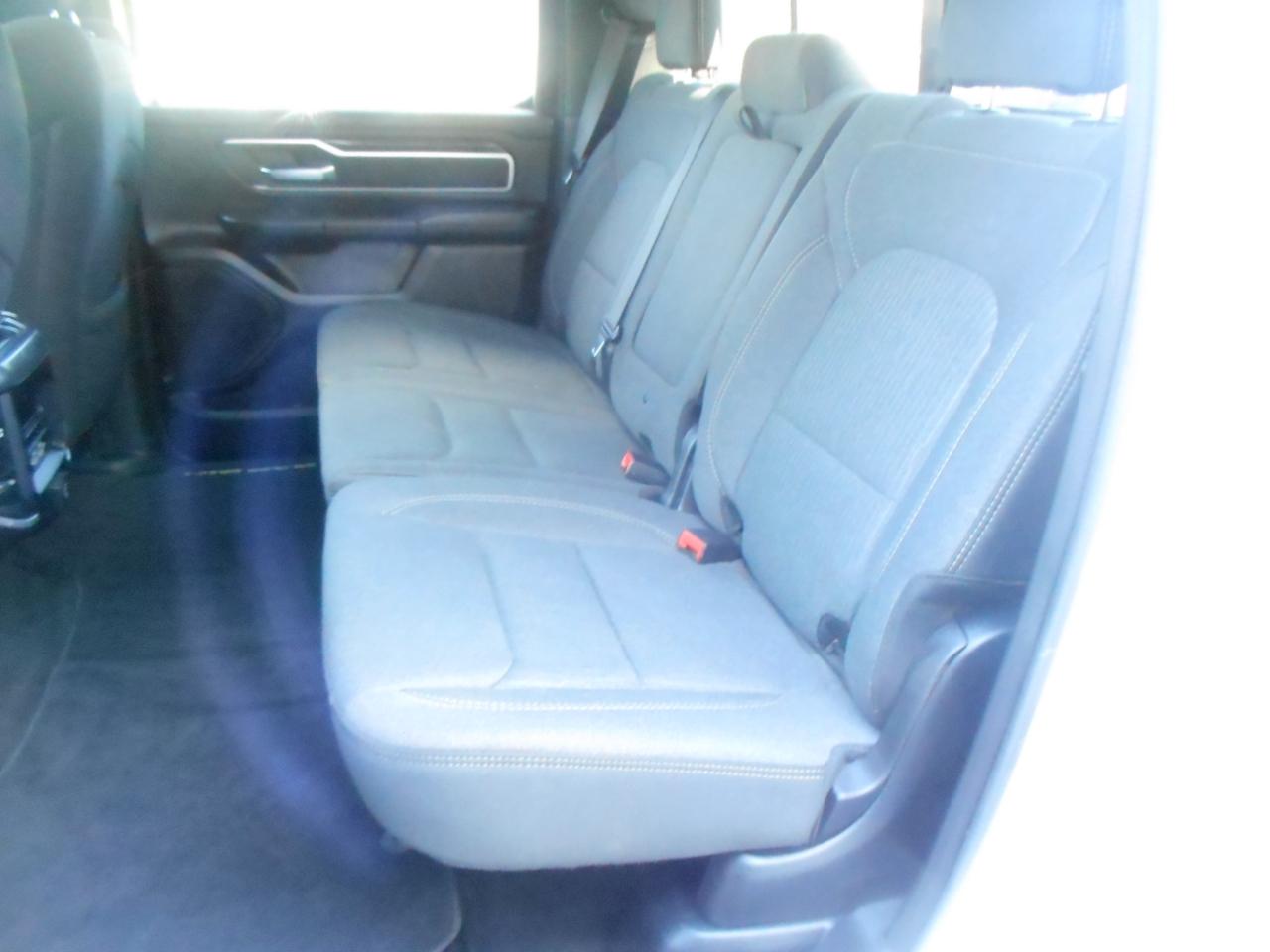RAM 1500 Big Horn 4x4 Crew Cab 5'7" Box 2020