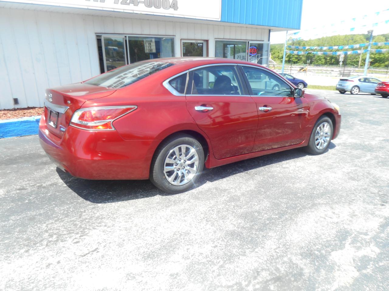 Nissan Altima 4dr Sdn I4 2.5 S 2014