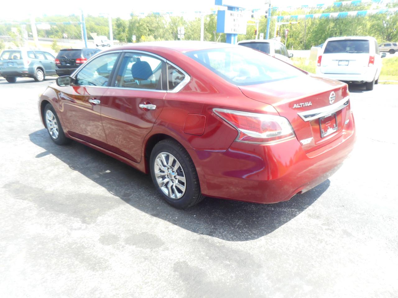 Nissan Altima 4dr Sdn I4 2.5 S 2014
