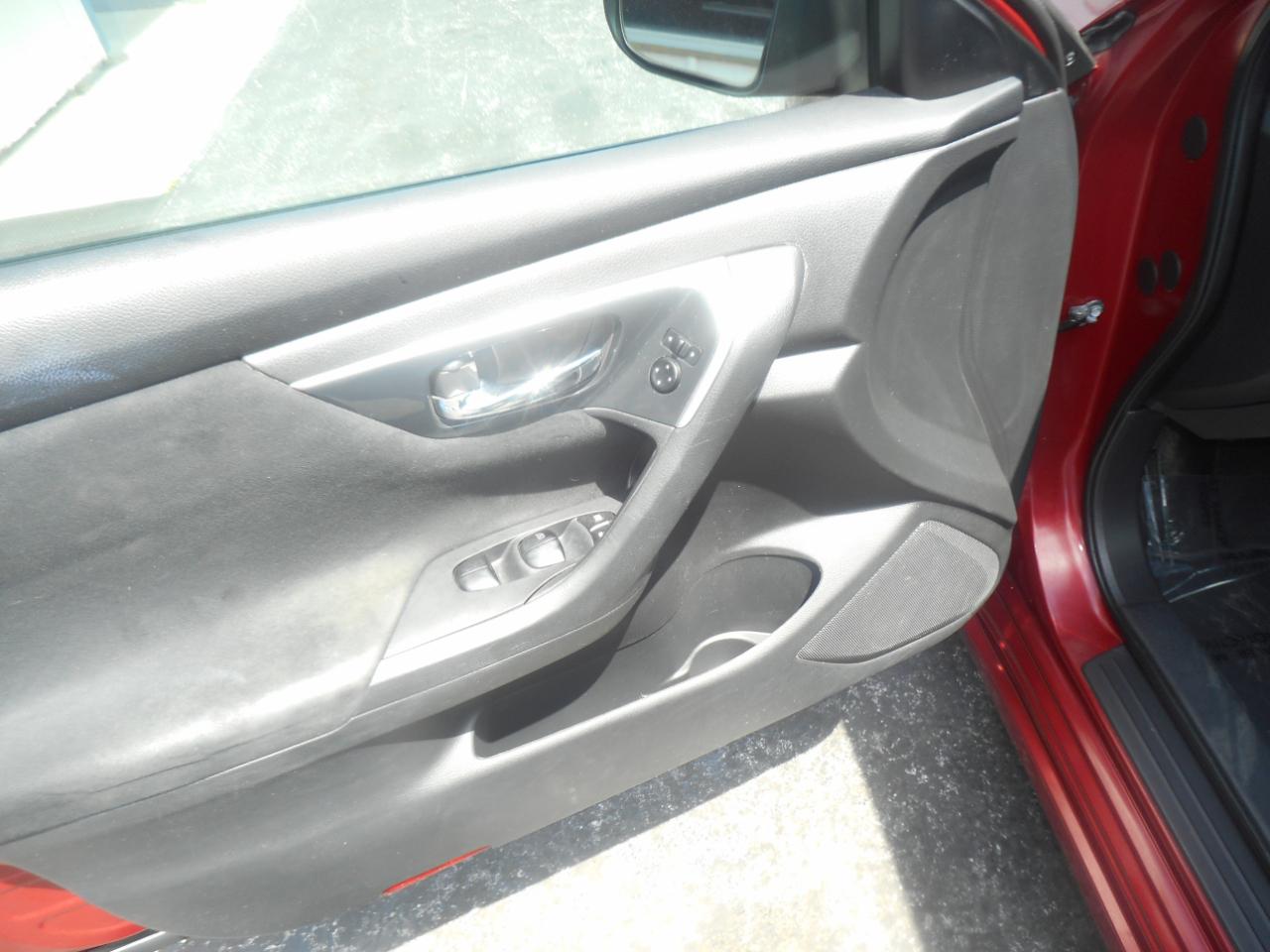 Nissan Altima 4dr Sdn I4 2.5 S 2014