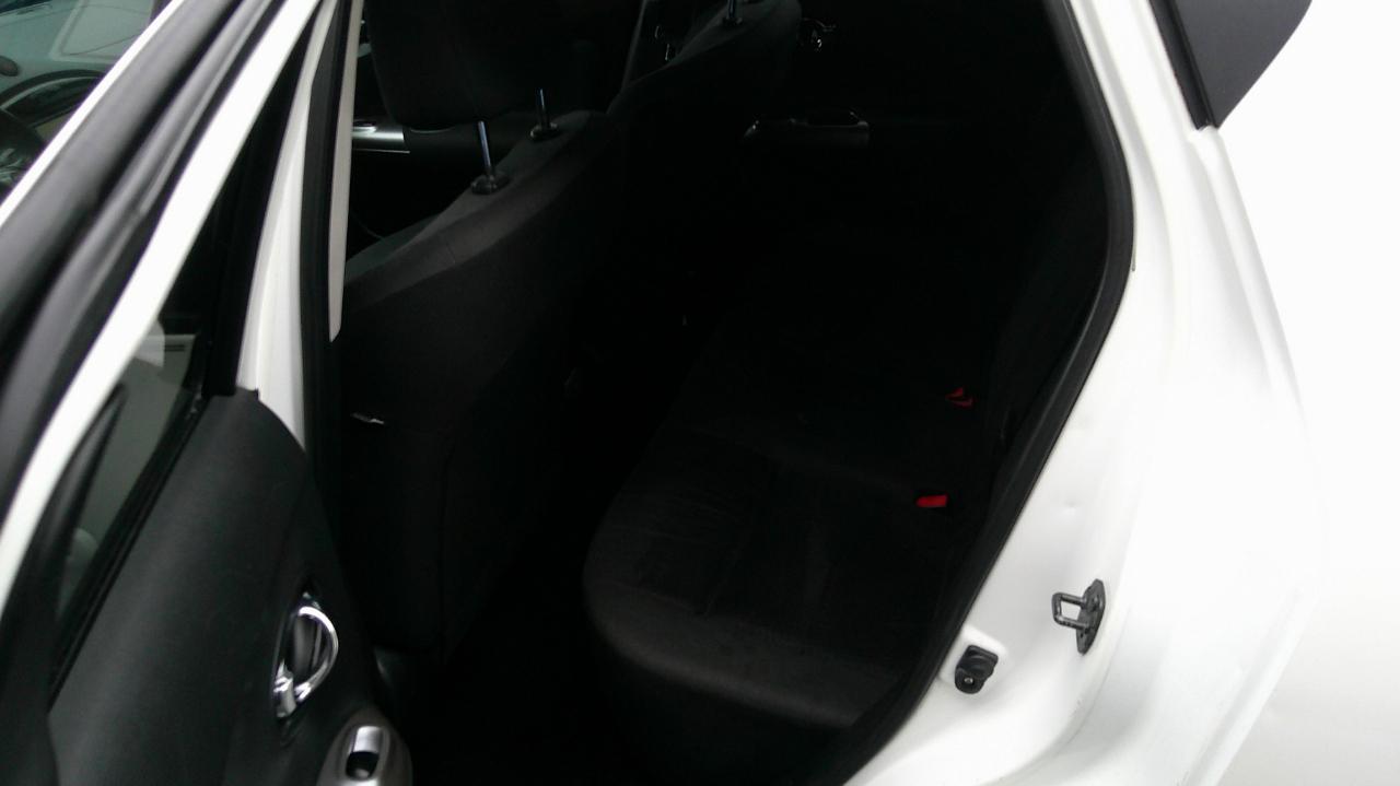 Nissan Juke 5dr Wgn CVT SV FWD 2013