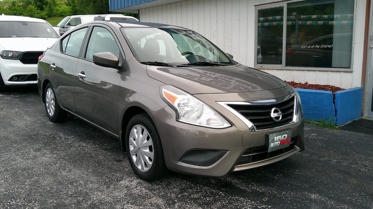 Nissan Versa 4dr Sdn CVT 1.6 SV 2015
