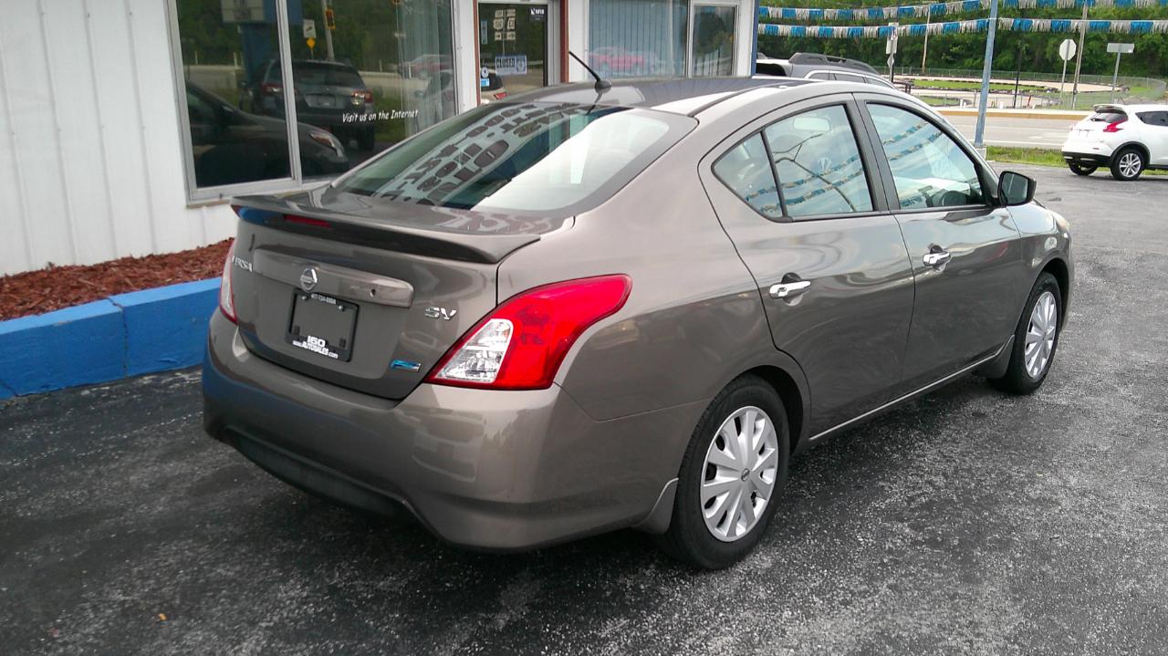 Nissan Versa 4dr Sdn CVT 1.6 SV 2015