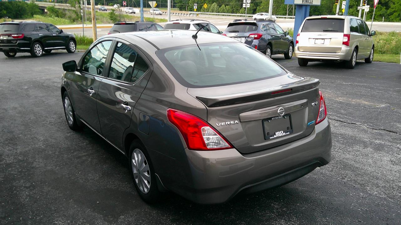 Nissan Versa 4dr Sdn CVT 1.6 SV 2015
